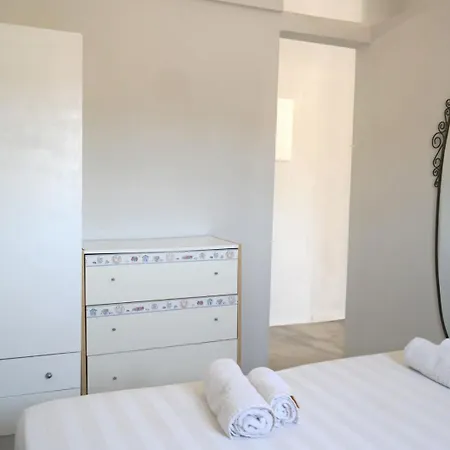 Drakkar Apartment Fira (Santorini)